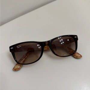 Ray-Ban Wayfarer Tortoise Shell Sunglasses RB 2168F